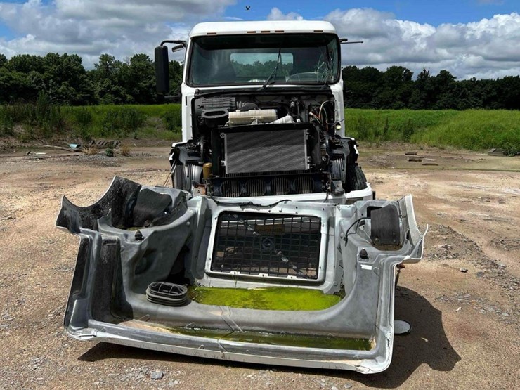 2007-volvo-vnl-truck-tractor-image-4