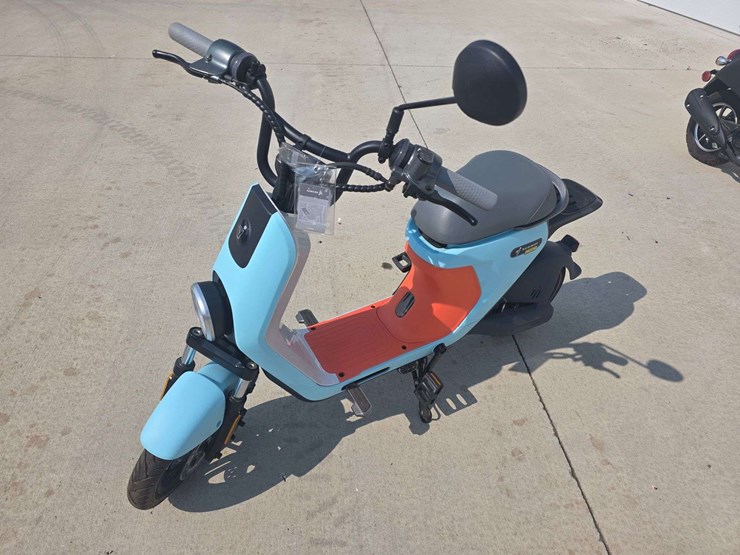 2021-segway-c80-electric-scooter,-750-watt,-20-mph-max,-pedals,-comes-with-a-charger,-*unknown-worki-image-1