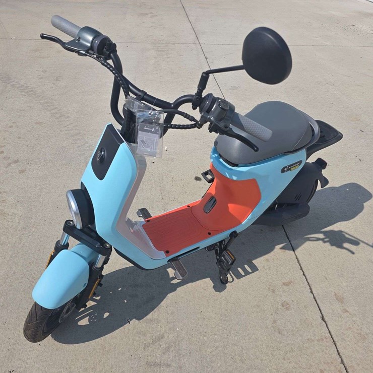 2021 Segway C80 Electric Scooter, 750 Watt, 20 MPH Max, Pedals, Comes with a Charger, *Unknown Worki