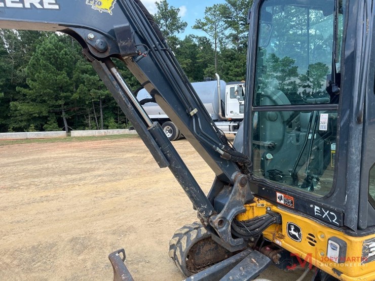 2022-deere-35g-image-13