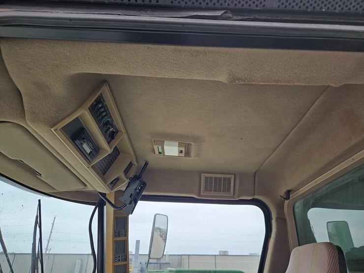 2004-john-deere-9660-sts-image-8