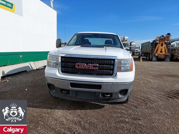 2013-gmc-sierra-2500hd-image-15