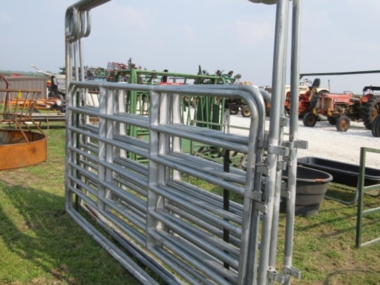 (4)-10'-high-pole-swinging-gates-image-3