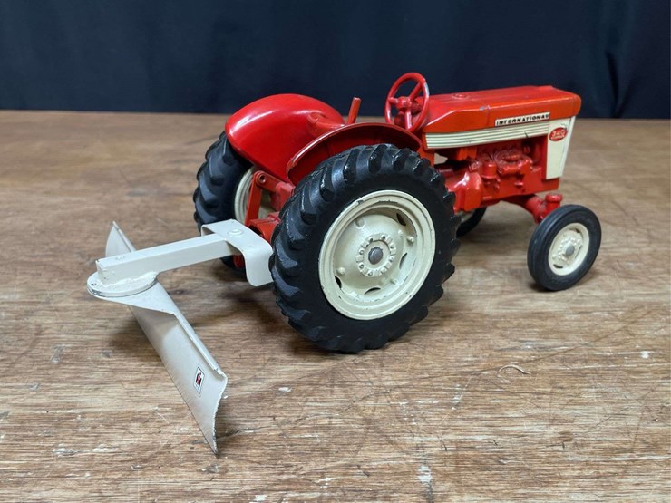 1/16-ih-340-w/blade-ertl-image-6