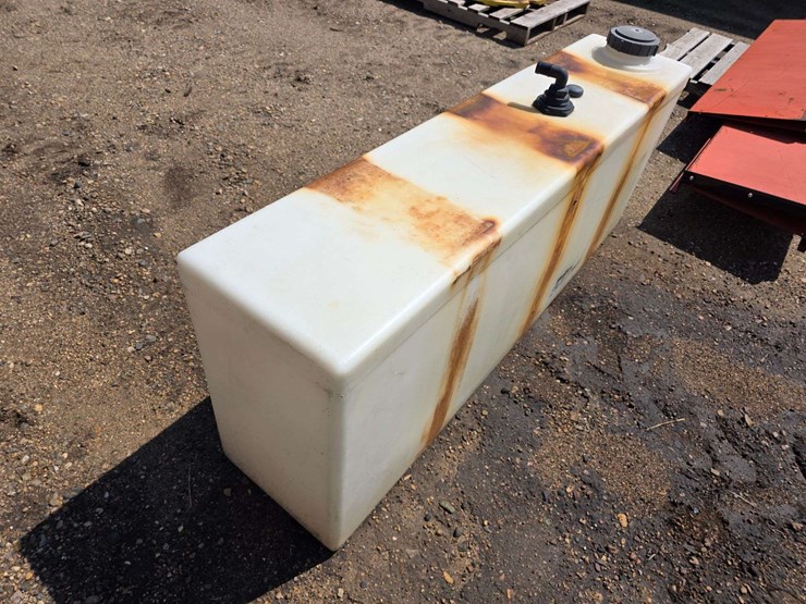approx-70.5”-x-15”-x-25.5”-poly-tank-image-5