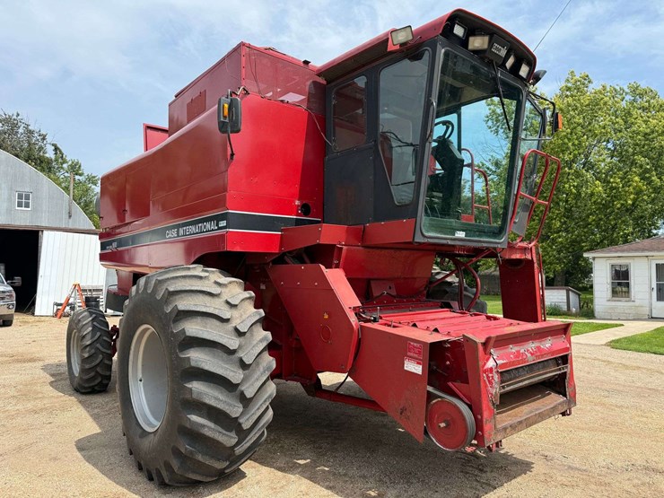 1990-case-ih-1680-image-40