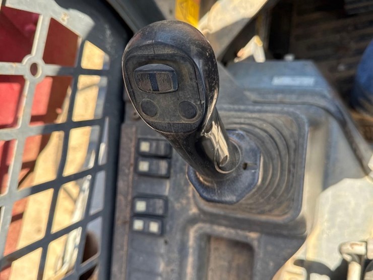 2018-takeuchi-tl12v2-image-16