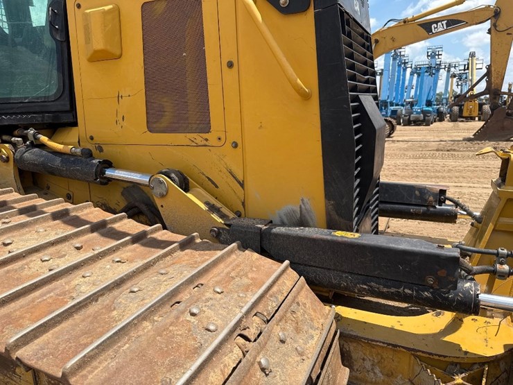 2019-caterpillar-d6k2-lgp-image-24