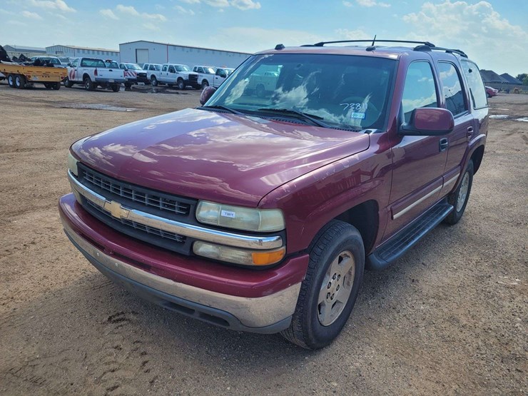 2004-chevrolet-tahoe-image-1
