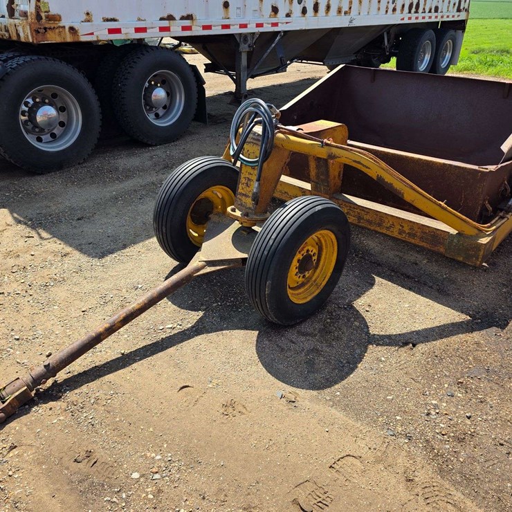 Soil-Mover Box Scraper, 6’ Wide, Model: 30-RF, SN: DH8449, 9.5L-15 Tires on 6 Bolt Rims
