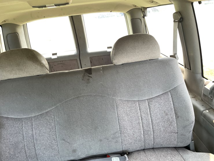 2001-chevrolet-astro-image-9