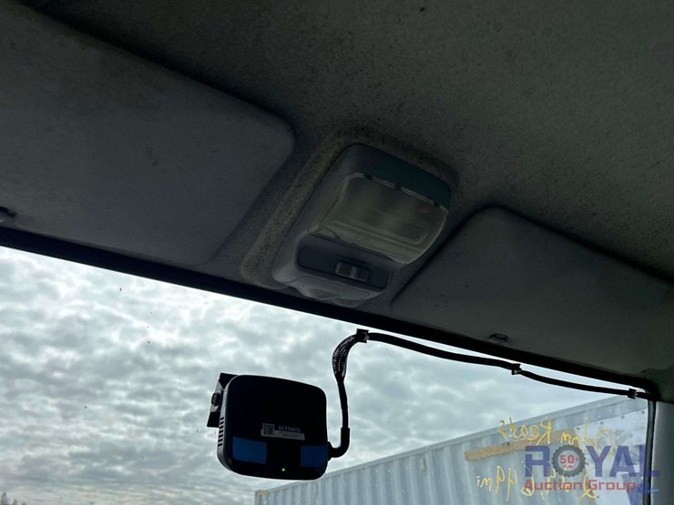 2007-mitsubishi-fuso-fe84d-image-24
