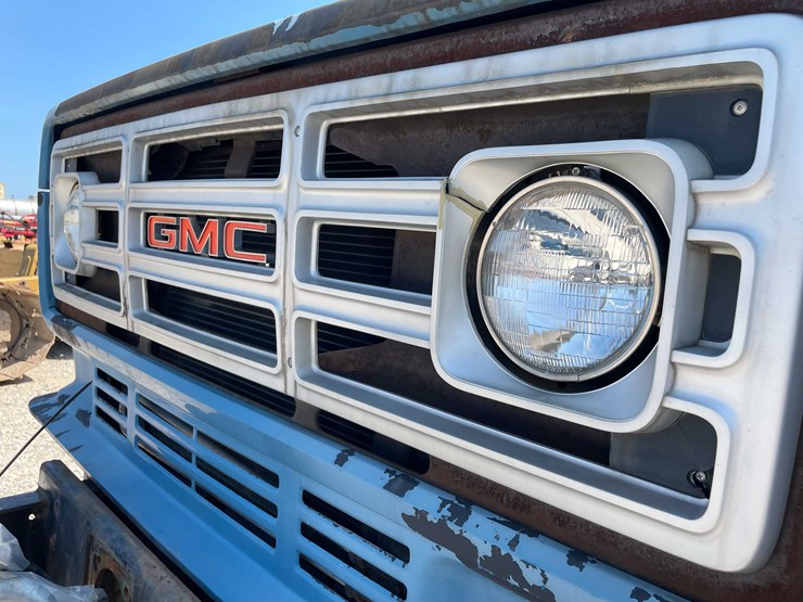 1988-gmc-7000-image-13