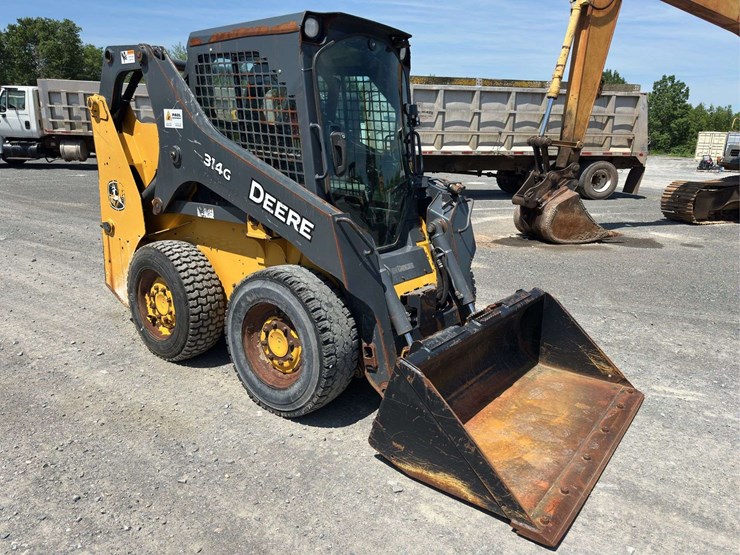 john-deere-314c-wheeled-skid-steer-image-2