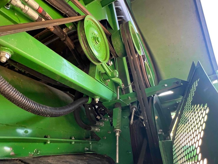 2021-john-deere-s680-image-25