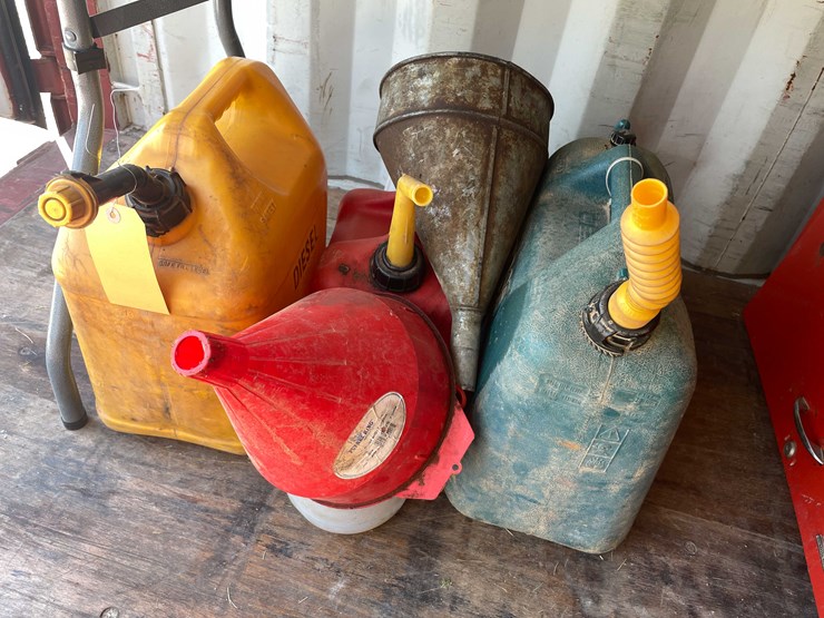 #10800-•-gas-cans-image-1