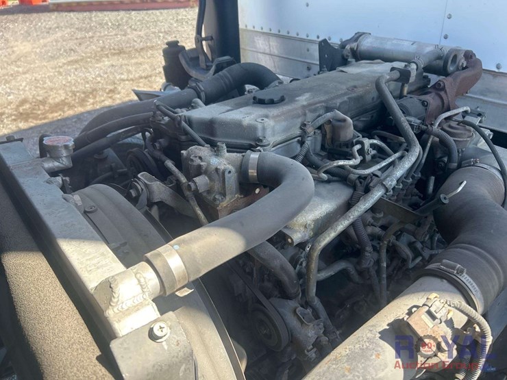 2006-isuzu-npr-image-27