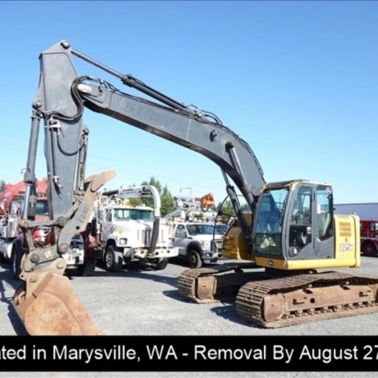 2013 DEERE 225D LC