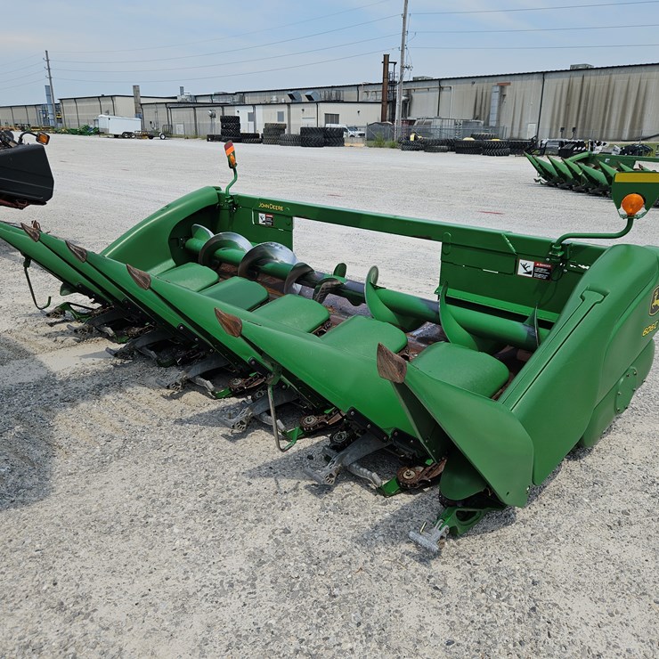 2011 JOHN DEERE 606C