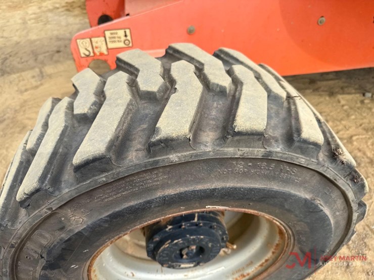 2014-jlg-400s-image-11