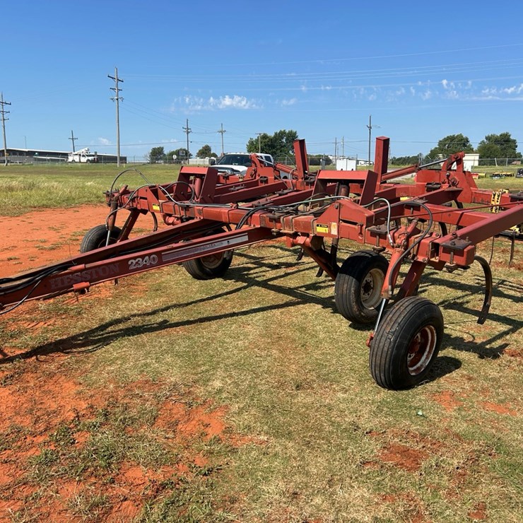 HESSTON 2340