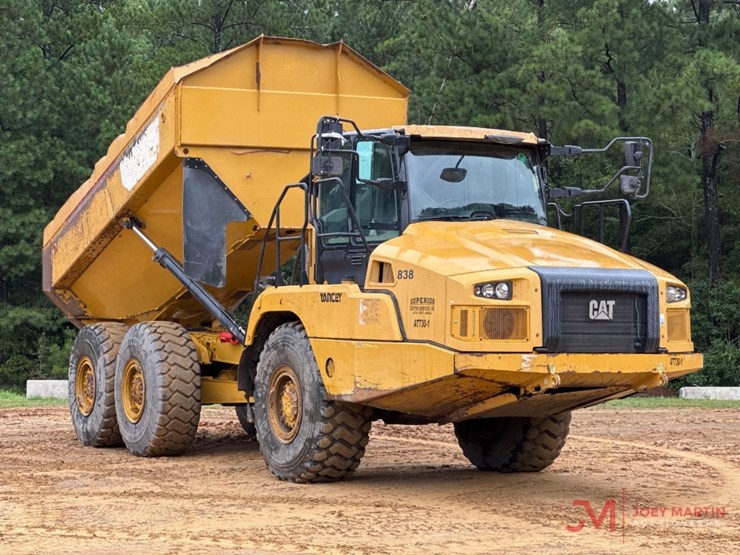 caterpillar-730-image-1