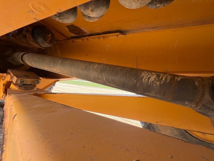 2012-volvo-a40f-image-28