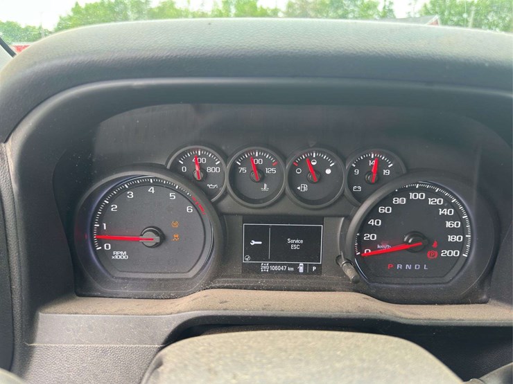 2019-chevrolet-silverado-1500-image-18