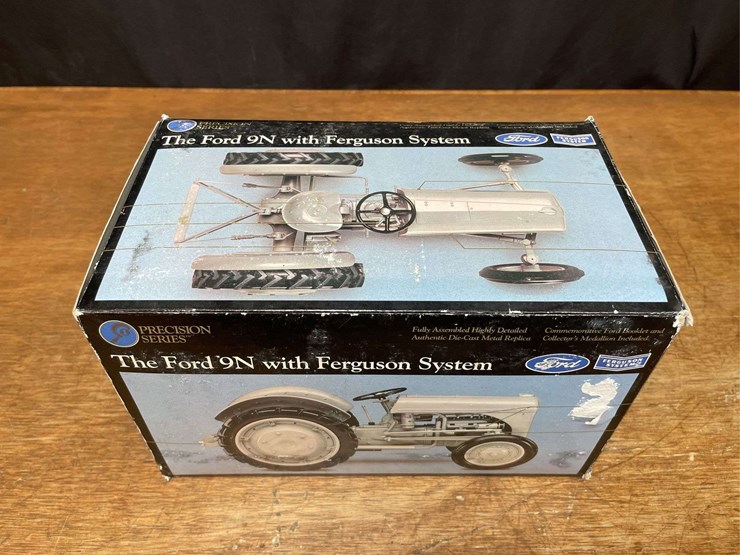1/16-ford-9n-precision-nib-ertl-image-9