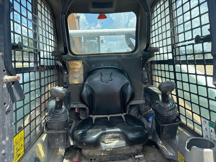 2022-bobcat-t595-image-24