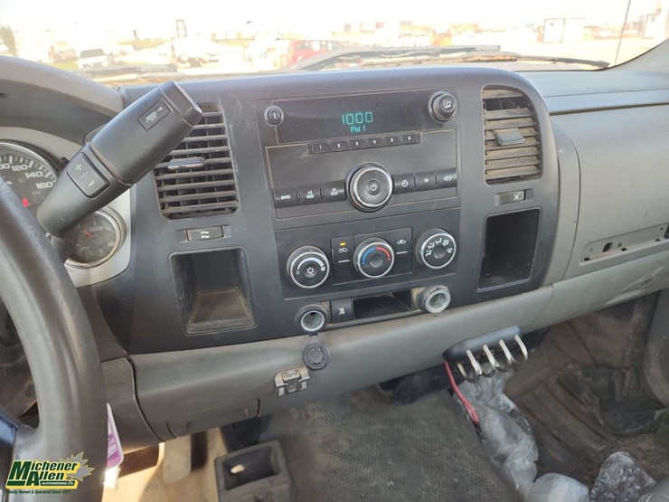 2011-chevrolet-silverado-3500hd-image-12