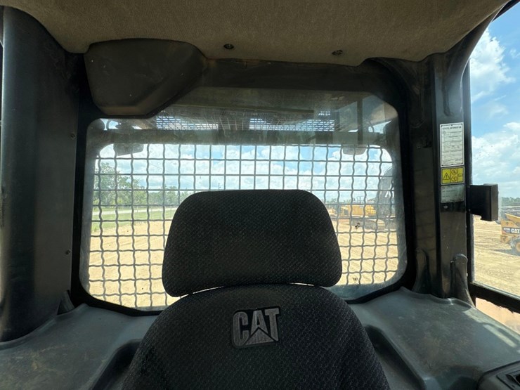 2019-caterpillar-d6k2-lgp-image-36