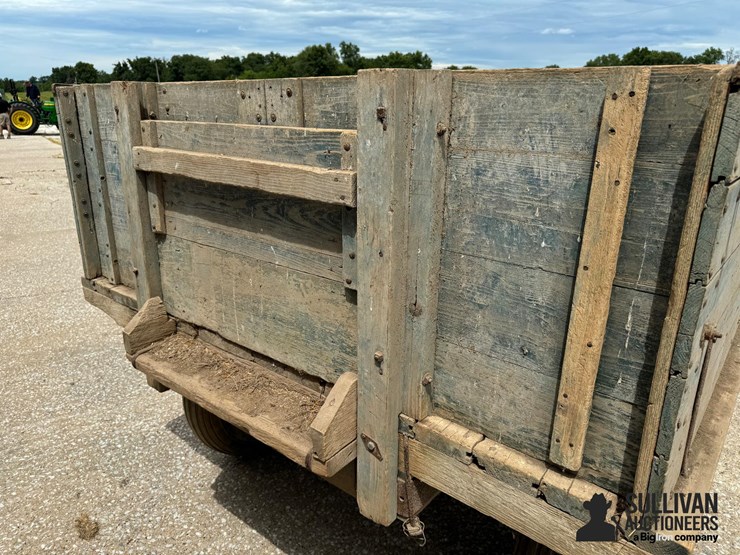 monarch-wooden-barge-wagon-on-case-running-gear-image-15