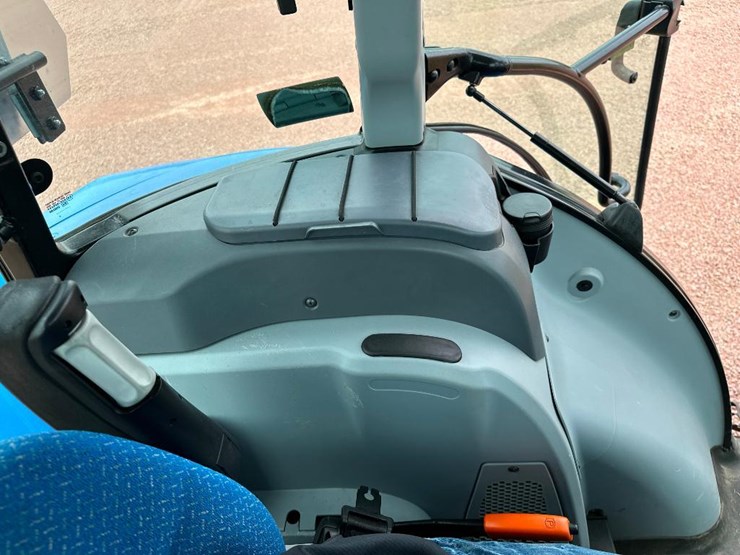 2017-new-holland-t5.110-image-63