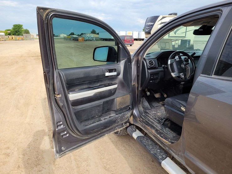 2019-toyota-tundra-sr5-image-7