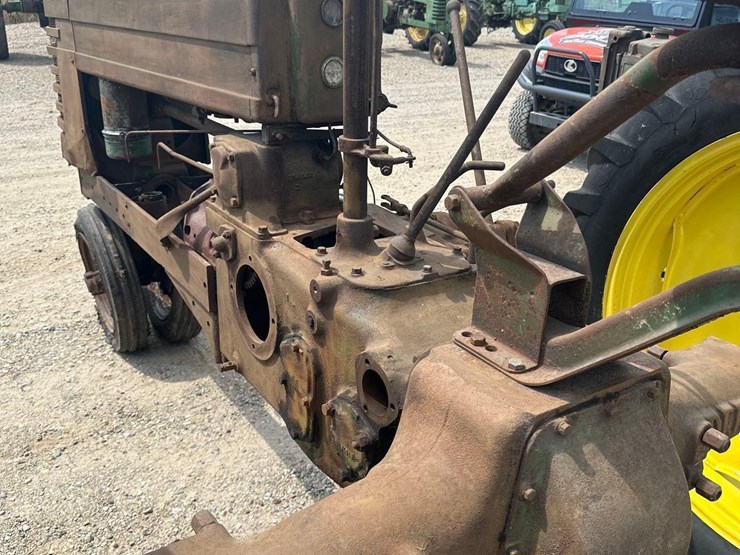 john-deere-b-image-9