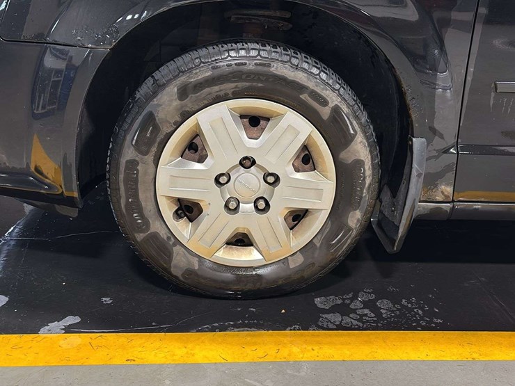 2012-dodge-grand-caravan-image-24