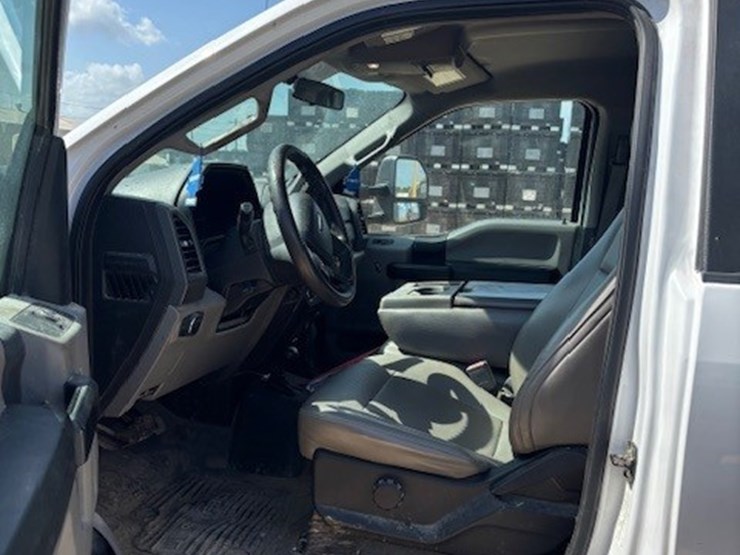 2019-ford-f550-image-4