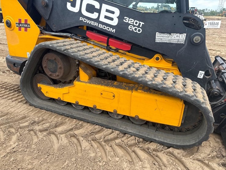 2015-jcb-320t-eco-image-13