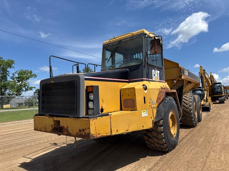 1998-caterpillar-d250e-image-2