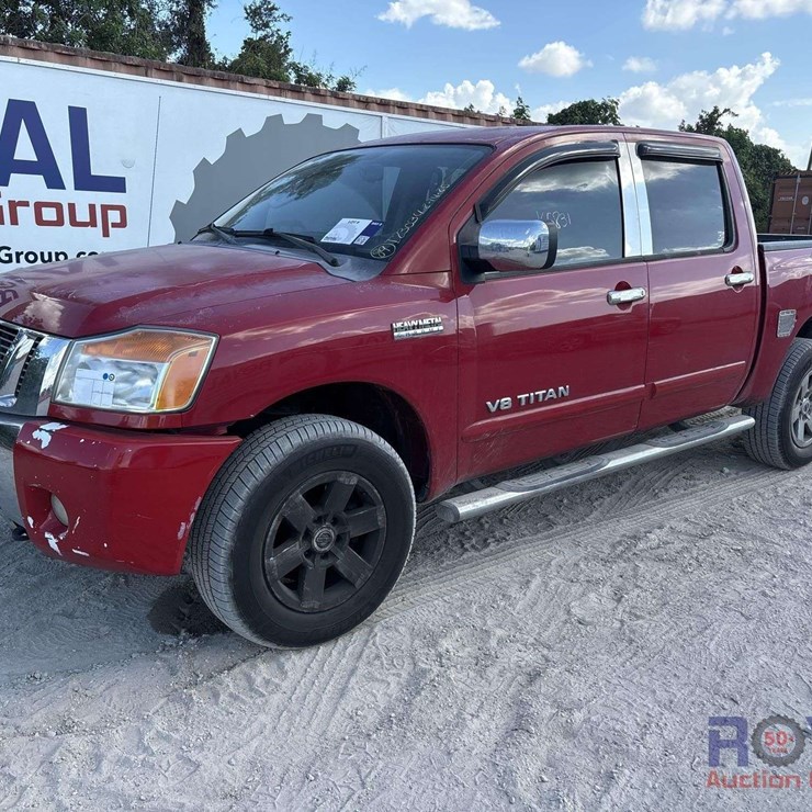 2011 NISSAN TITAN
