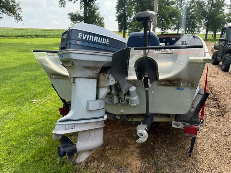 1988-sylvan-model-16bto-back-troller-fishing-boat-with-40hp-evinrude-2-stroke-engine-and-35lb-thrust-image-6