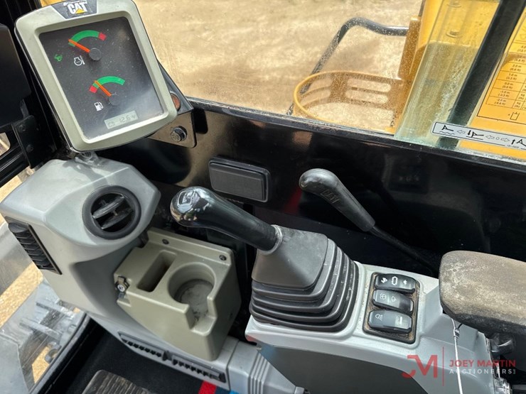 2021-caterpillar-305-image-14