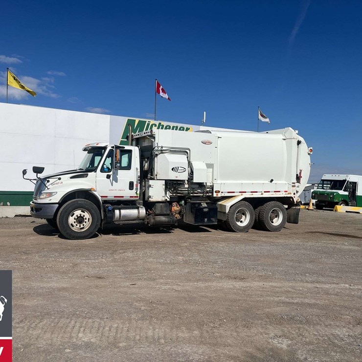 2017 INTERNATIONAL WORKSTAR 7400
