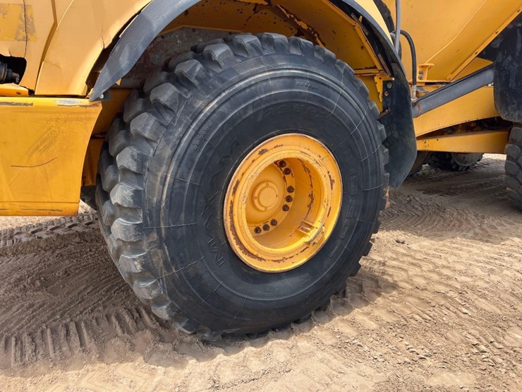 2012-volvo-a40f-image-9