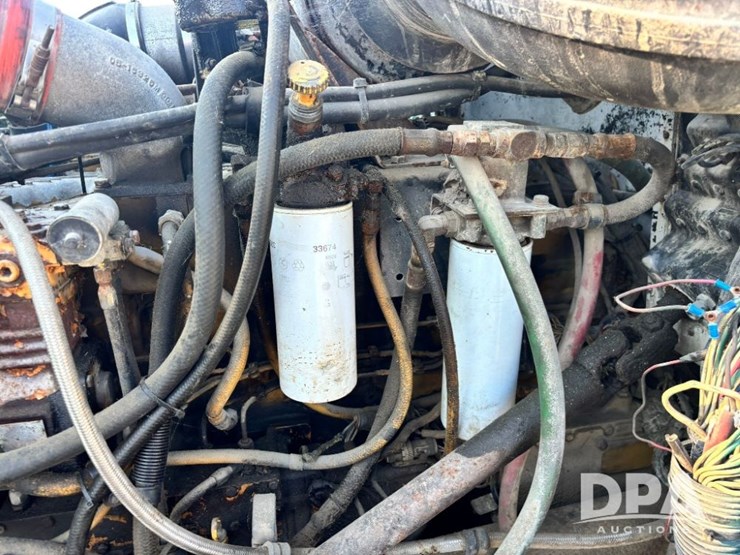 1993-peterbilt-377-image-57