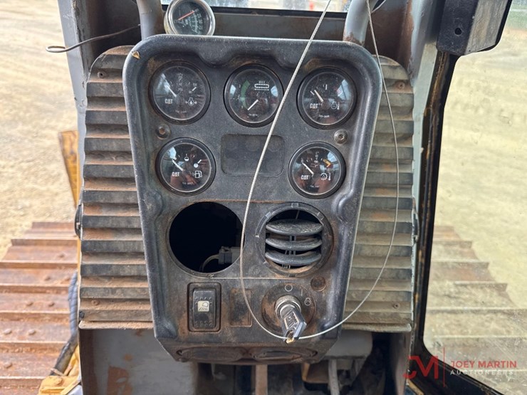 2005-caterpillar-d4g-lgp-image-16