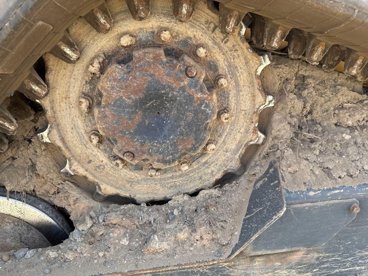 2019-deere-317g-image-14