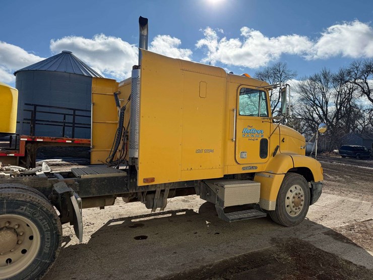 1993-freightliner-fld112-image-10
