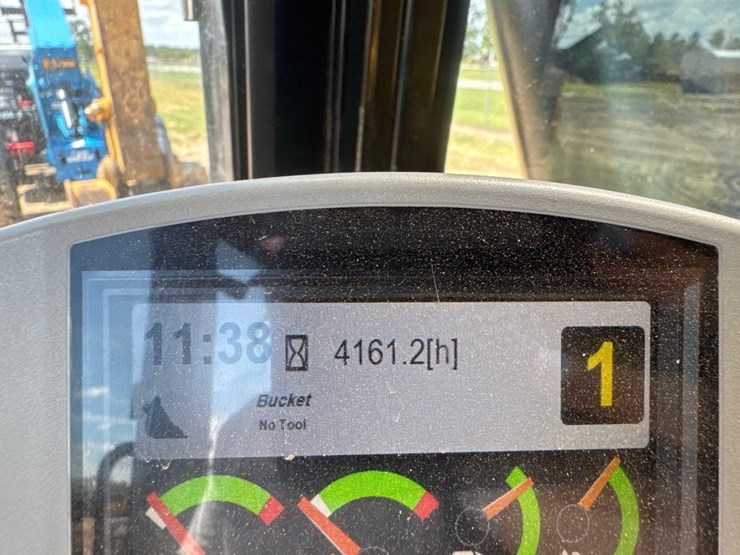 2019-caterpillar-326fl-image-35